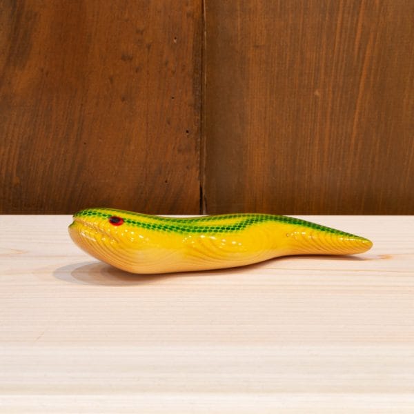 ヘビのオブジェ